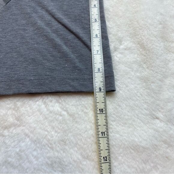 Travis Mathew Gray Tone Short Sleeve Polo Size Medium - Picture 13 of 13